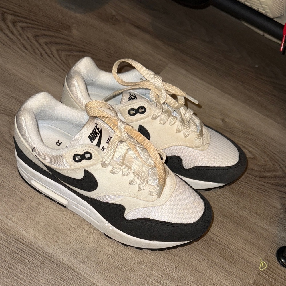 Nike Cream and Black Air Max Sneakers